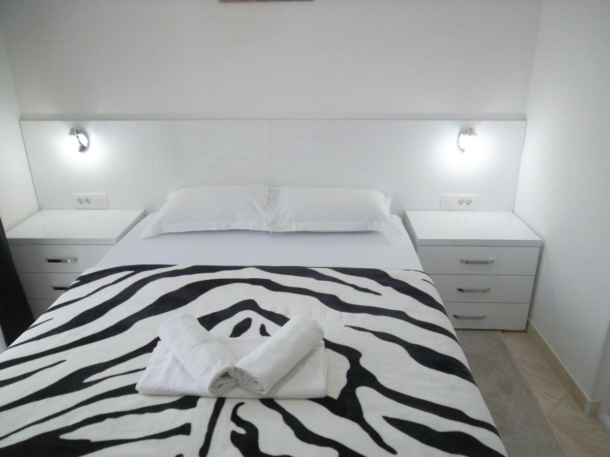 Guest House 4M Petrovac Ngoại thất bức ảnh
