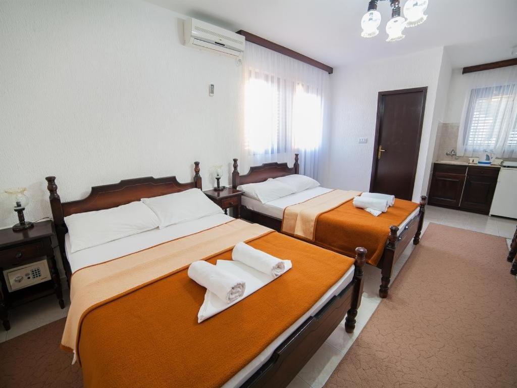 Guest House 4M Petrovac Phòng bức ảnh