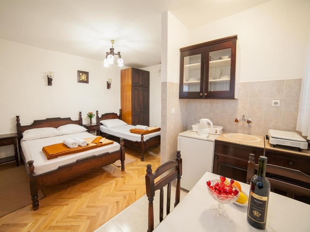Guest House 4M Petrovac Phòng bức ảnh