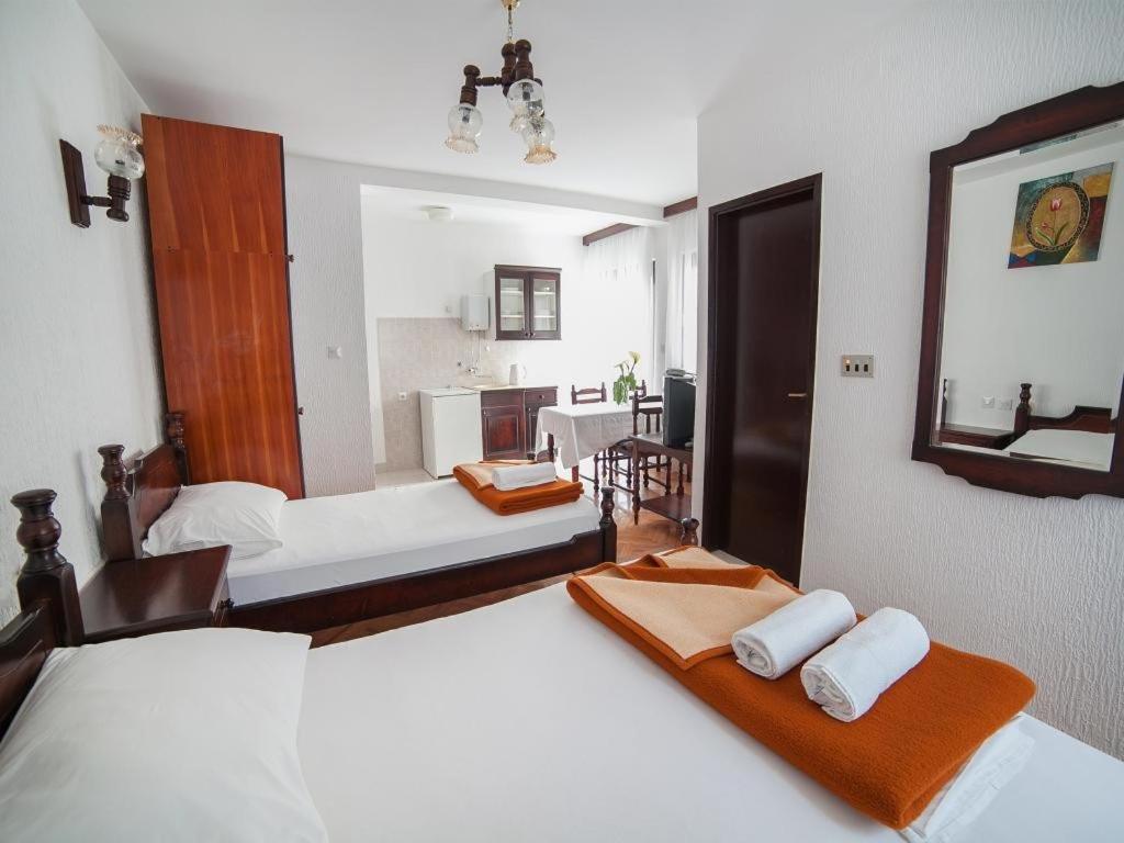 Guest House 4M Petrovac Phòng bức ảnh