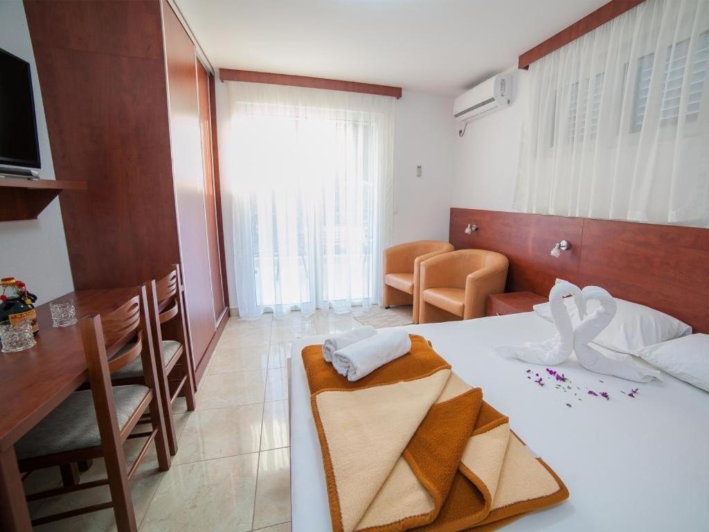 Guest House 4M Petrovac Phòng bức ảnh