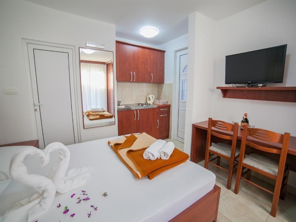 Guest House 4M Petrovac Phòng bức ảnh