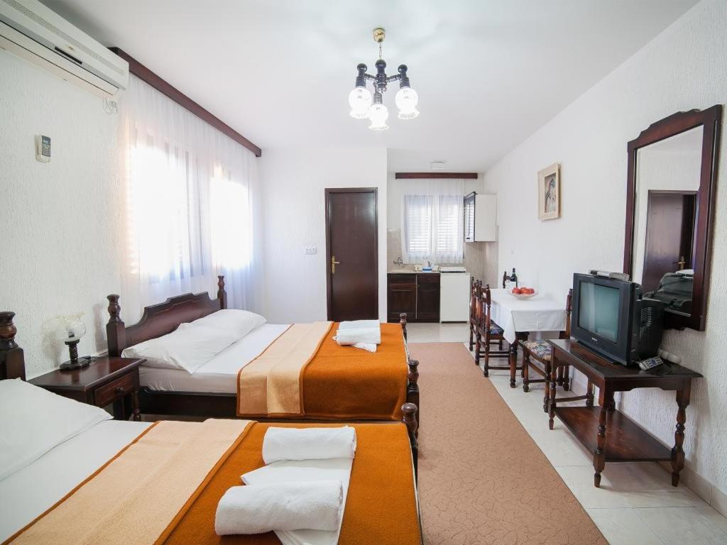 Guest House 4M Petrovac Phòng bức ảnh